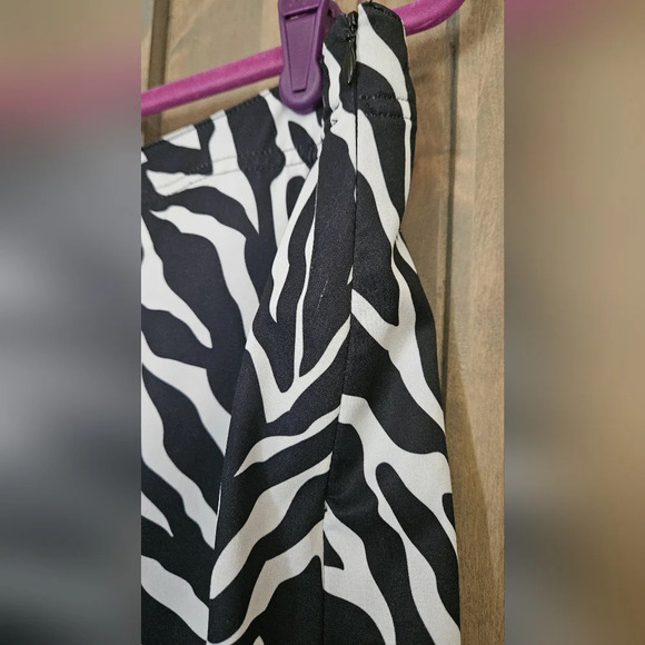 EP Pro/Newyork Zebra print black and white golf skort. Size 14 - Picture 6 of 10